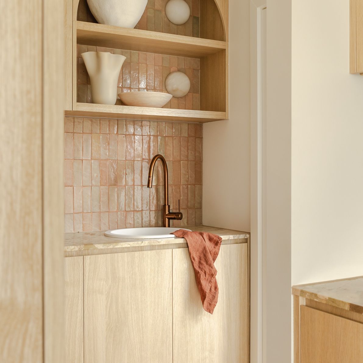 Kitchen-Butlers-Pantry-HR27-ap-compressed.jpg