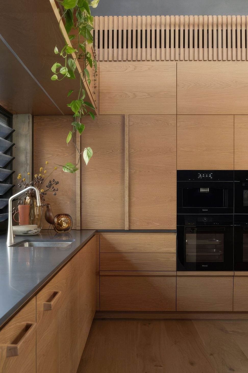 Lantern-House-Kitchen-Oven-511x767-upscaled-by-Replicate.jpg