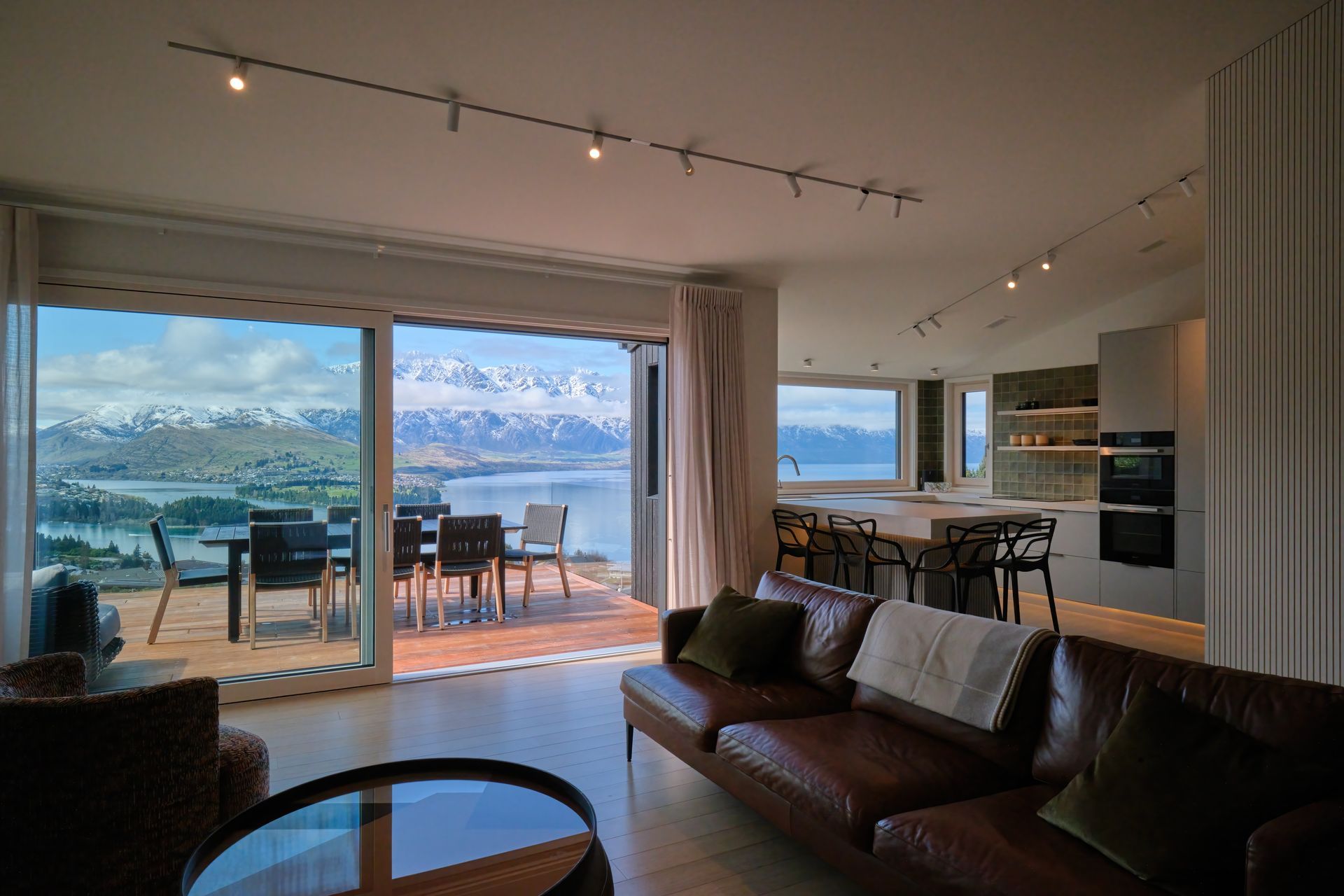 Loch-View-Queenstown-open-plan-living-Copy.jpg
