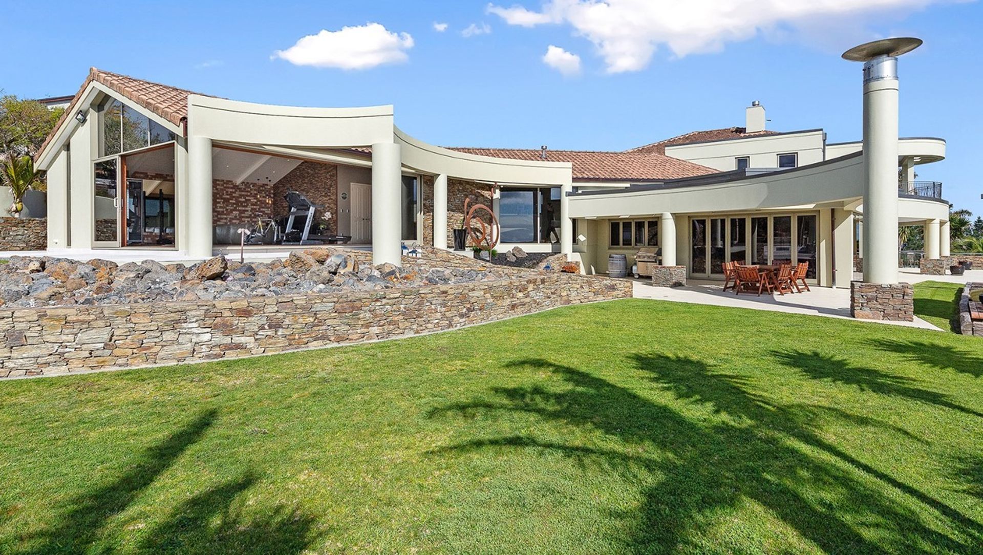 Vive La Renovation - Smart Tray Standing Seam Roofing banner