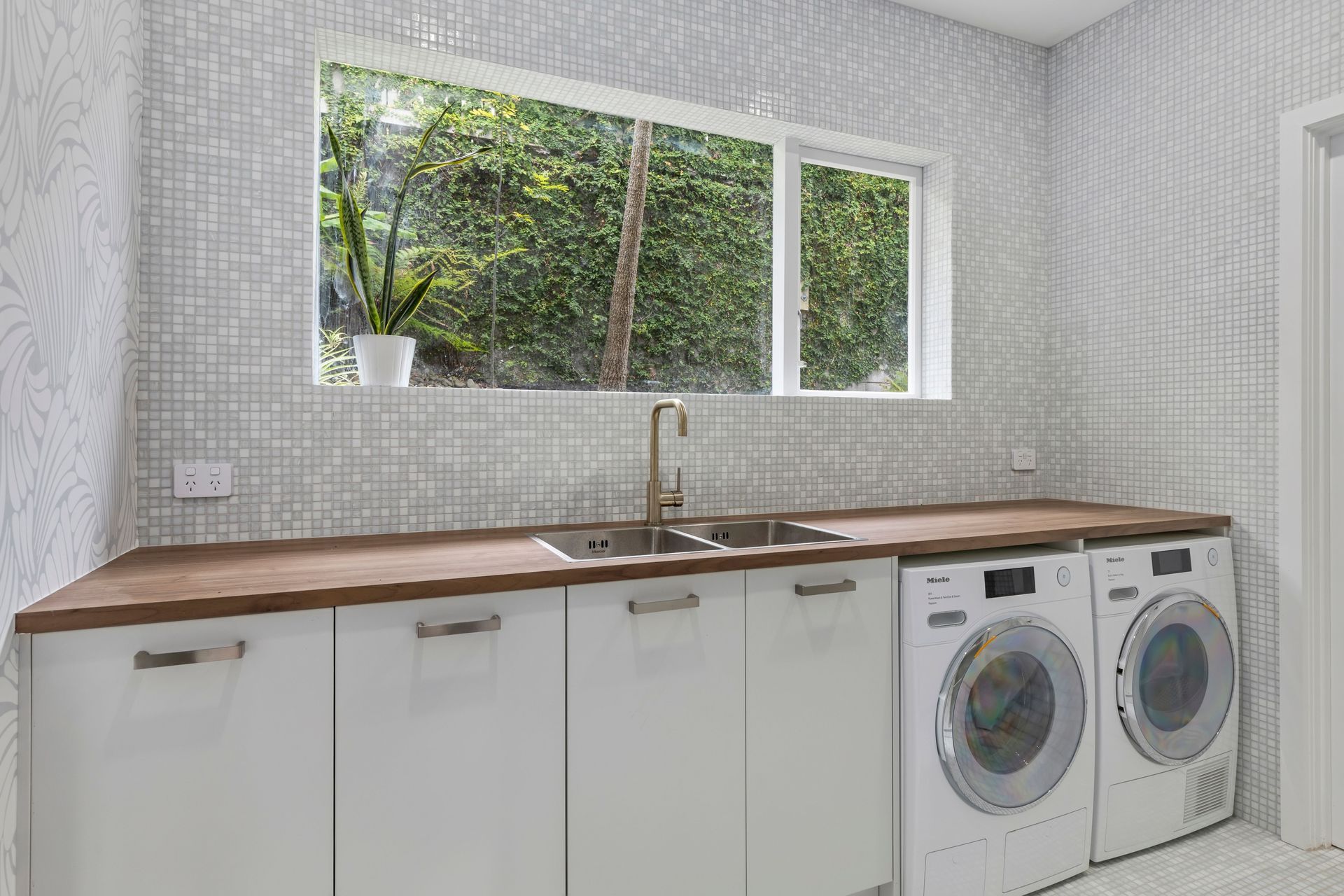 Stoneyroyd Gardens, Remuera