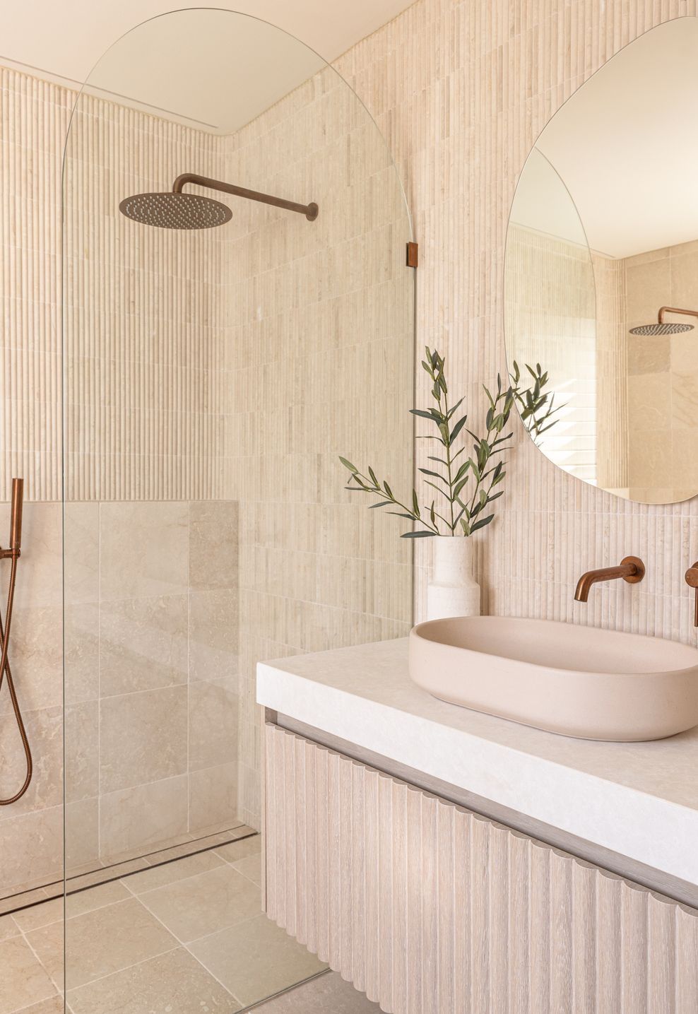 Main-Bedroom-Ensuite-HR03-ap-compressed.jpg