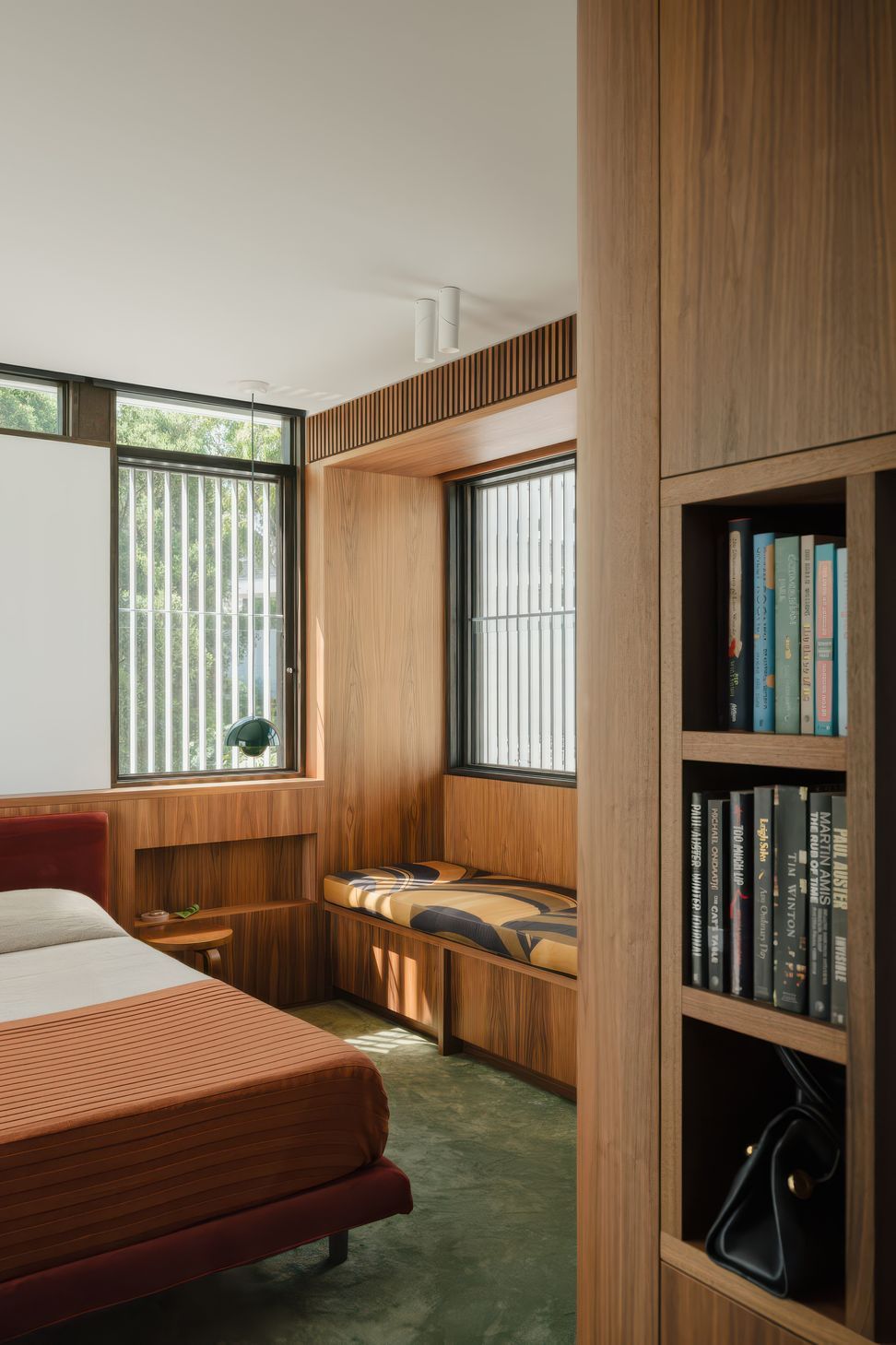 Main-BedroomWindow-Seat-1200x1600-gigapixel-standard-v2-2x.jpeg