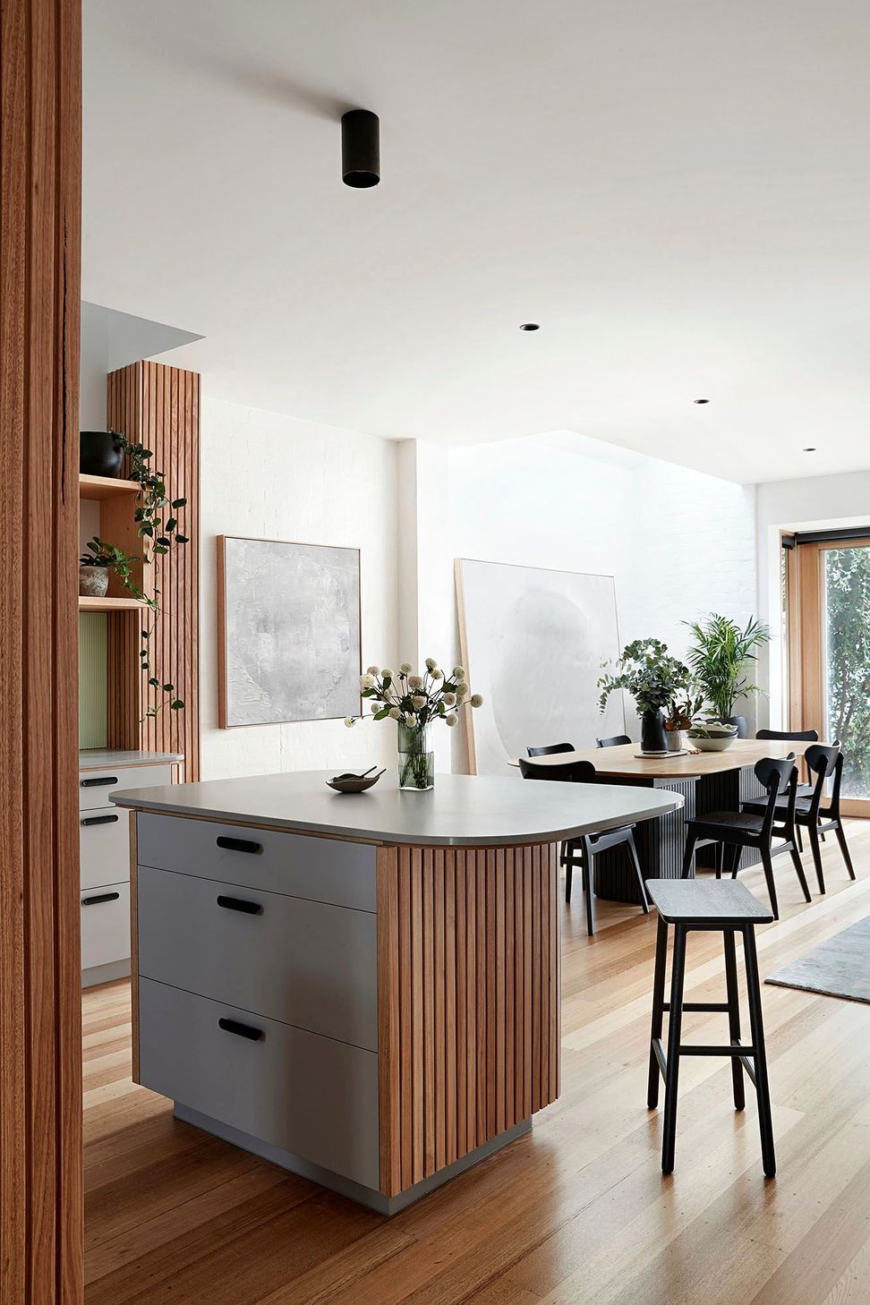 McMahonCanterburyRdStKildaWestsmg3995Aw.jpg