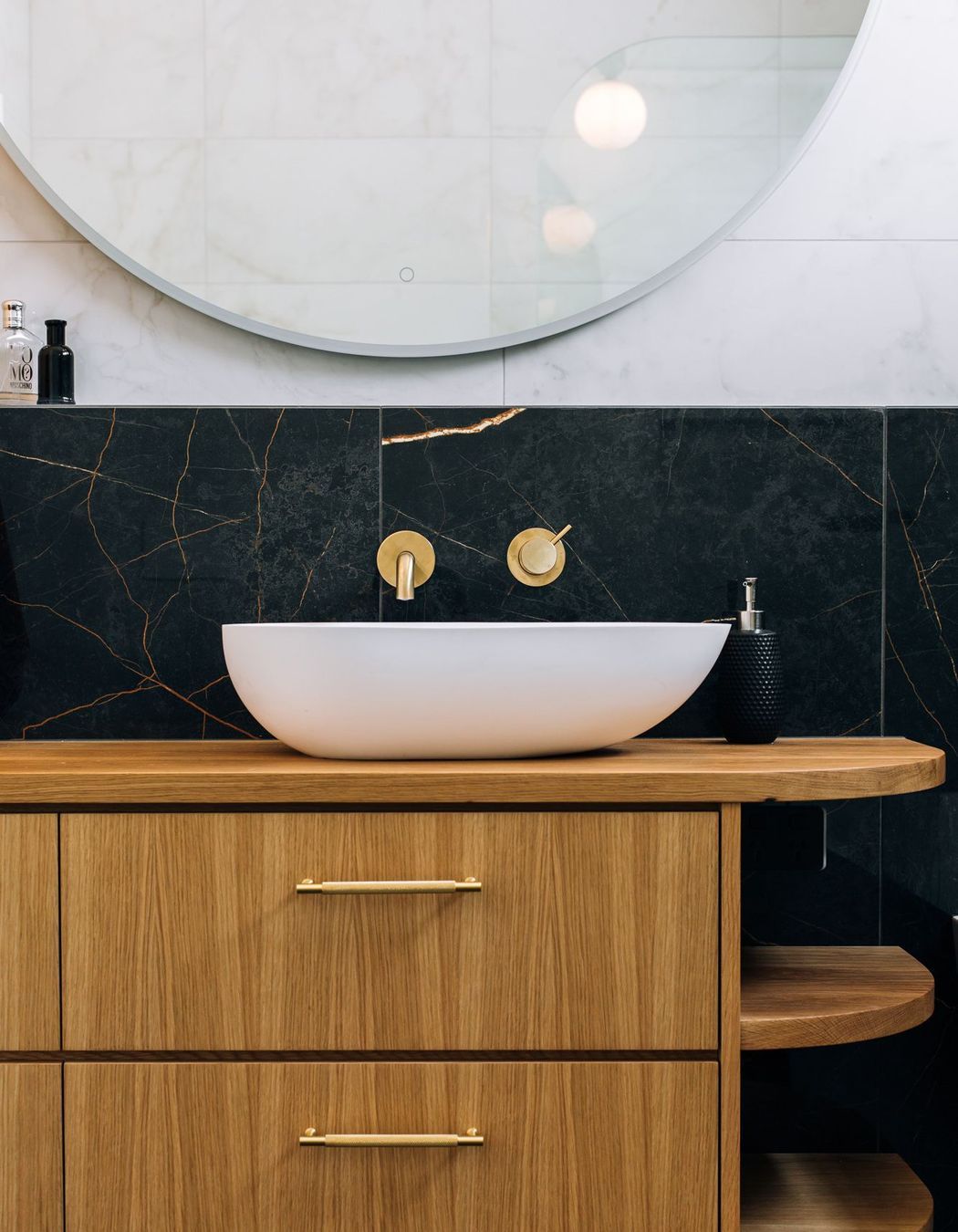 Gentle curves and gentle symmetry.