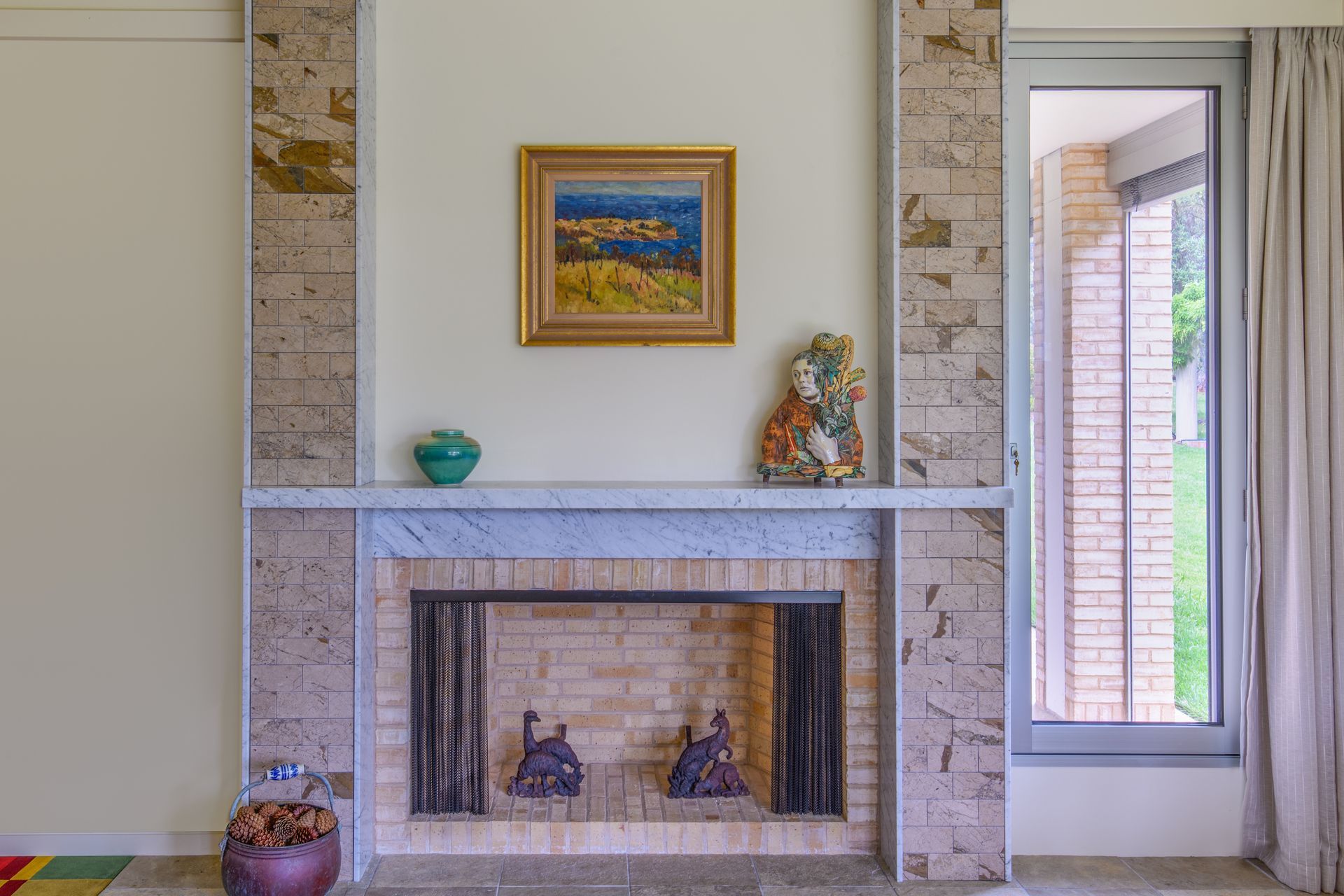 Petersen-D71-bricks-Mount-Martha-Fireplace.jpg