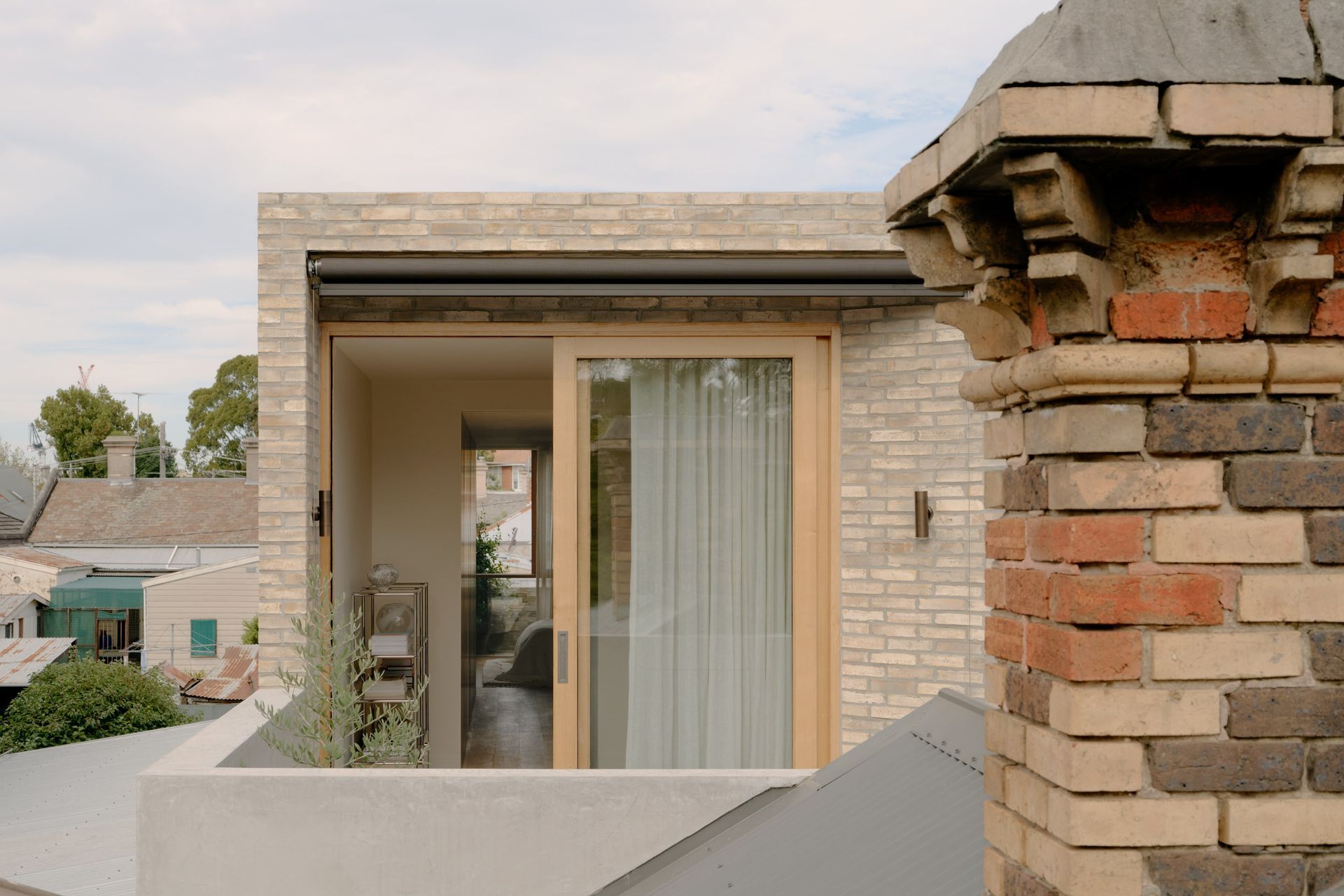 Petersen-D72-bricks-Fitzroy-North-upper-terrace-v3.jpg