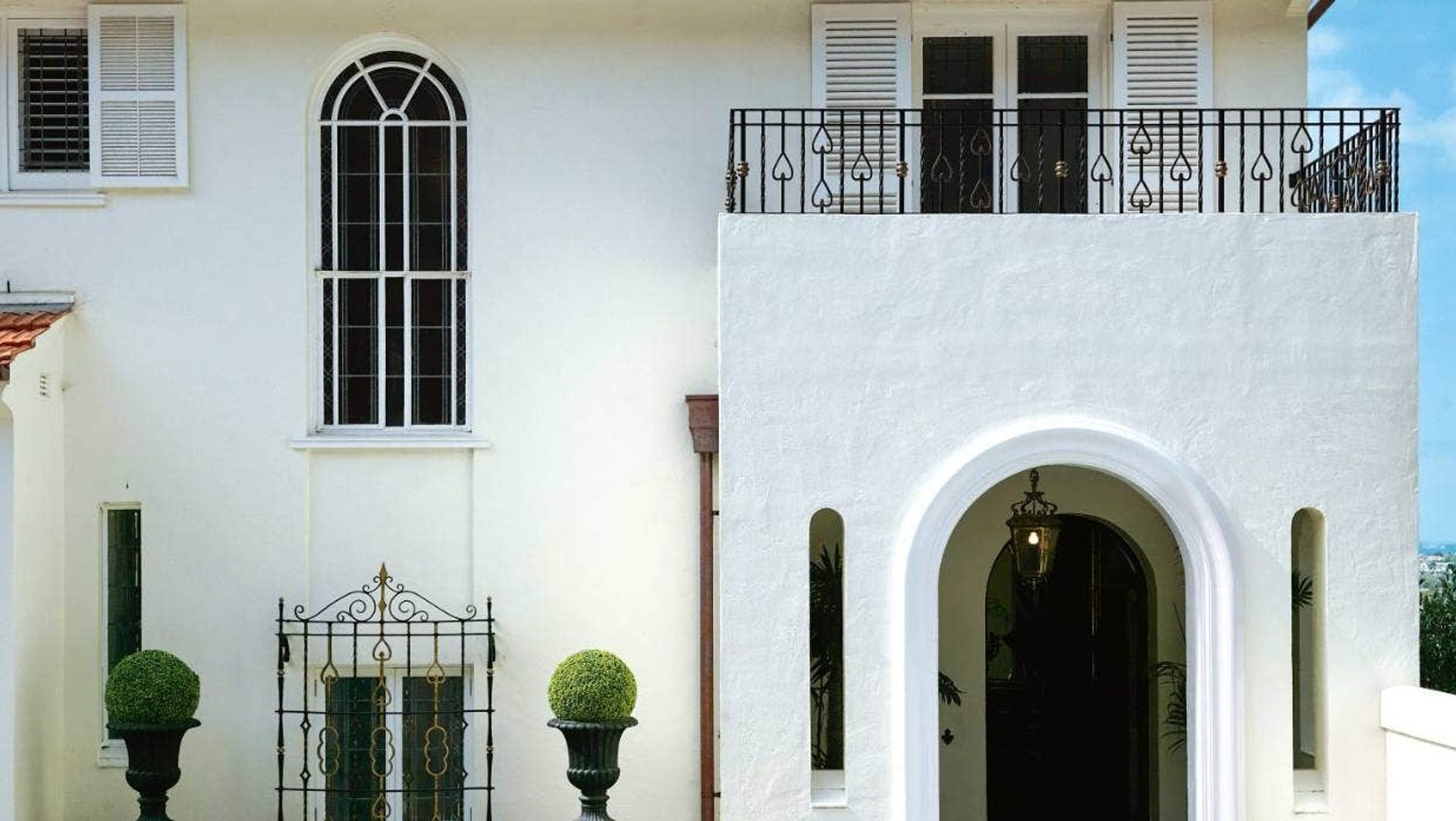 Spanish Mission, Remuera banner