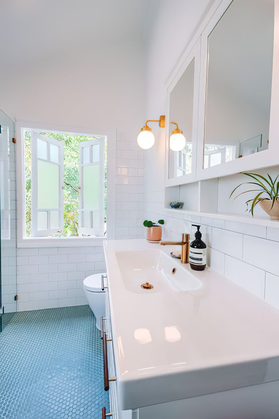 Project Bardon Main Bathroom