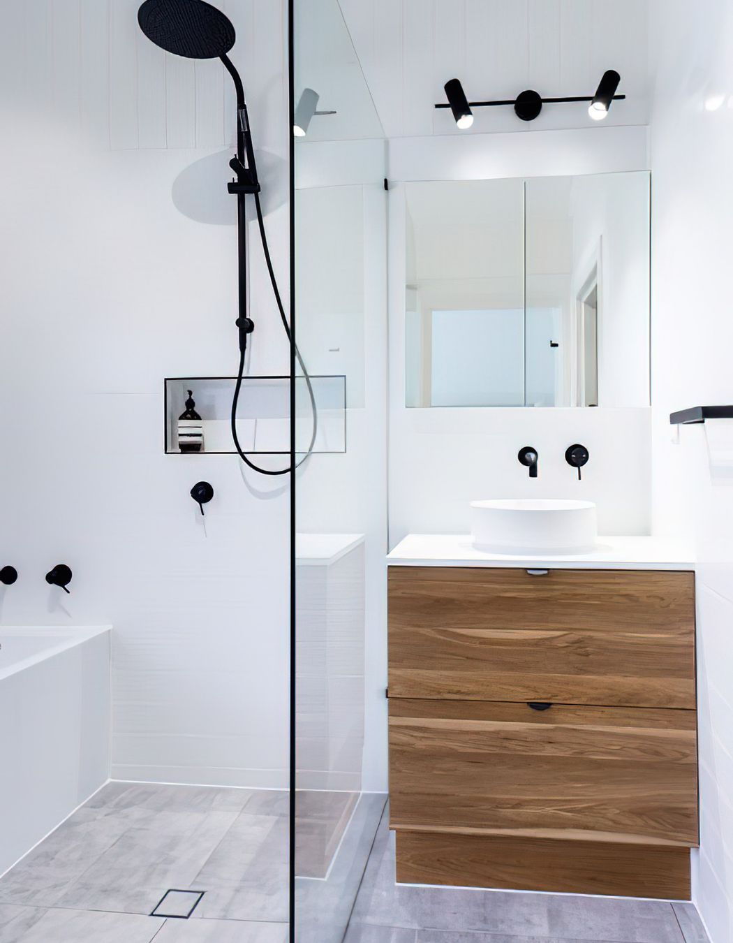 Project Wynnum Main Bathroom