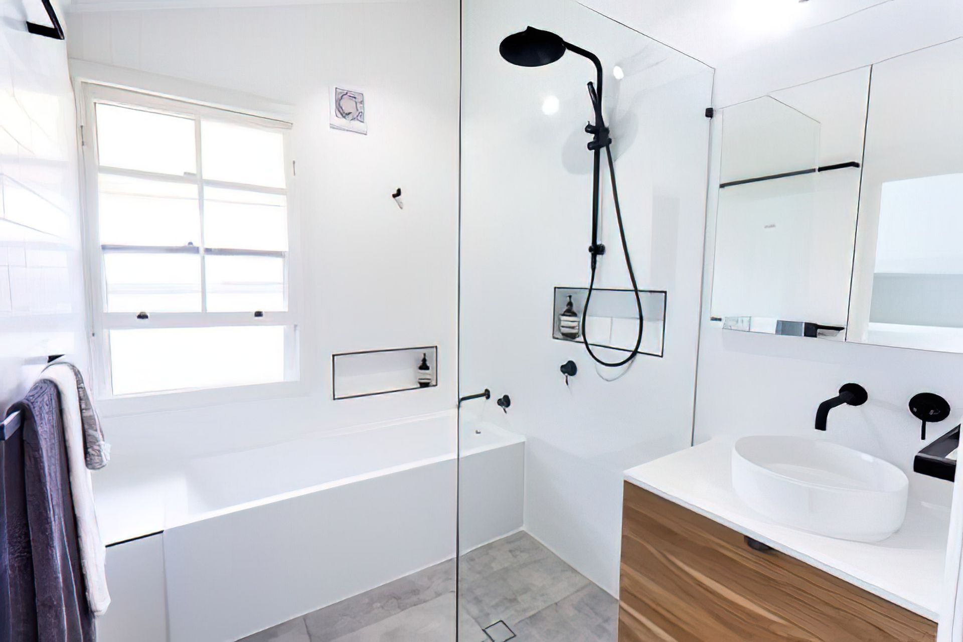 Project Wynnum Main Bathroom