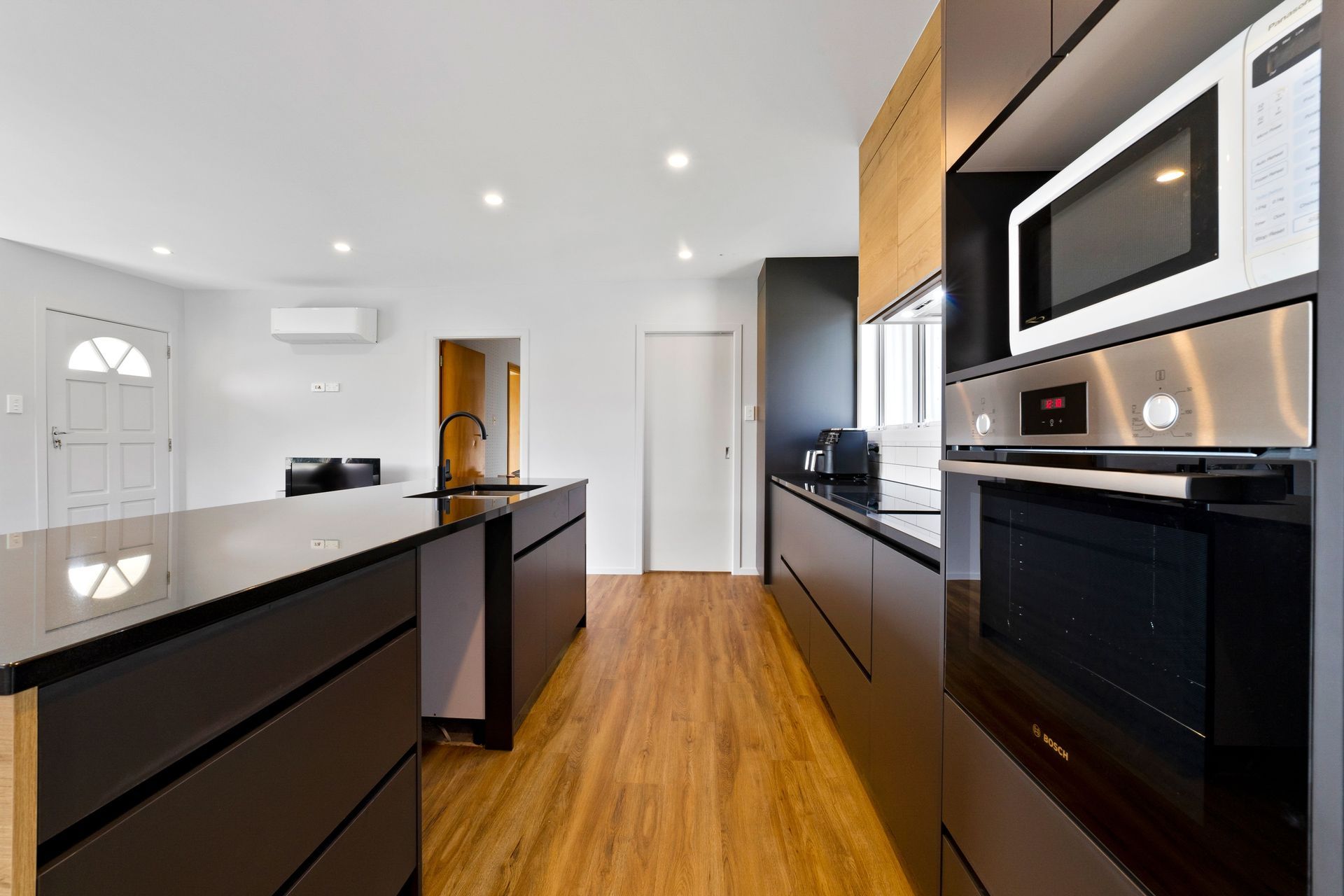 A Bold but Balanced Kitchen and Lounge