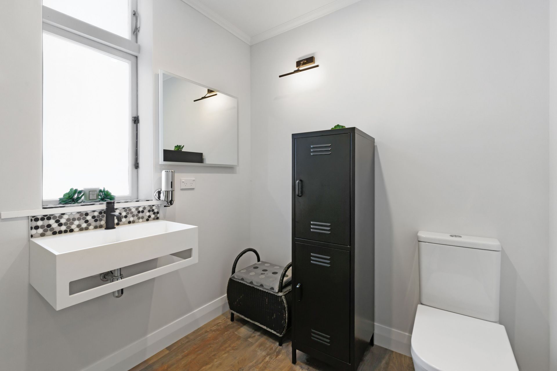 Mills Road, Brooklyn