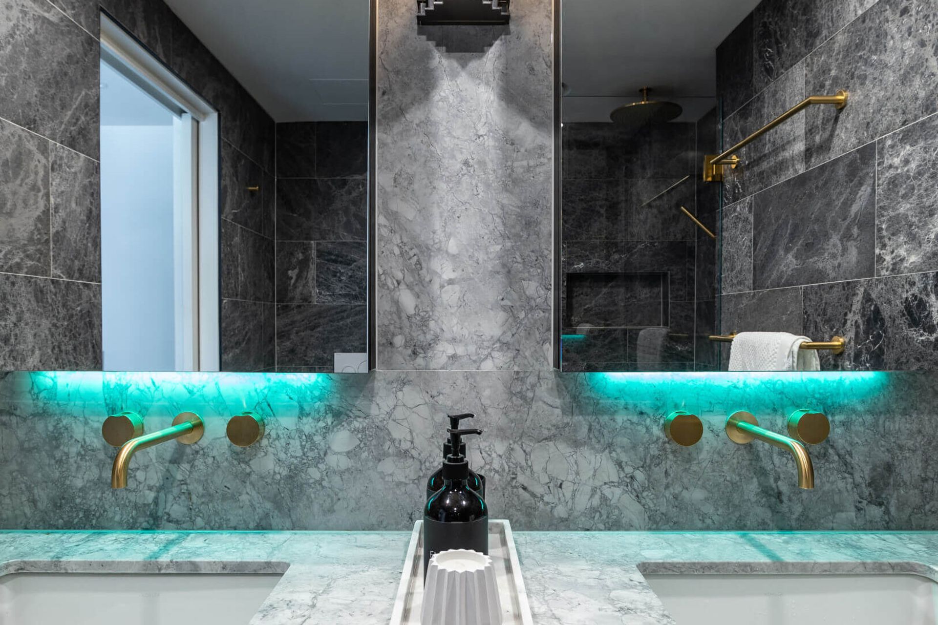 Riverside Esplanade, Docklands