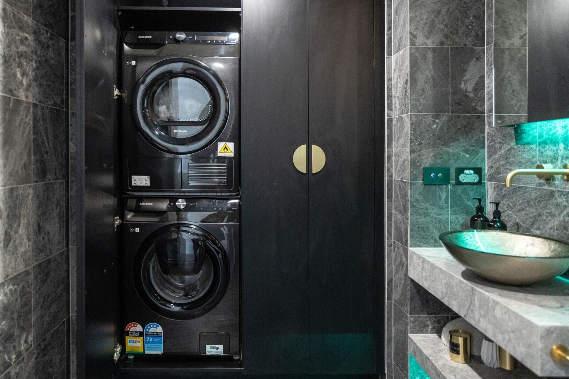 Riverside Esplanade, Docklands