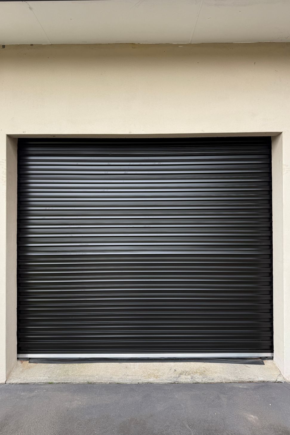 Steel-Line-Series-A-Roller-Door-in-Night-Sky-Coastal-Garage-Door-Installation-3-ap-compressed.jpg