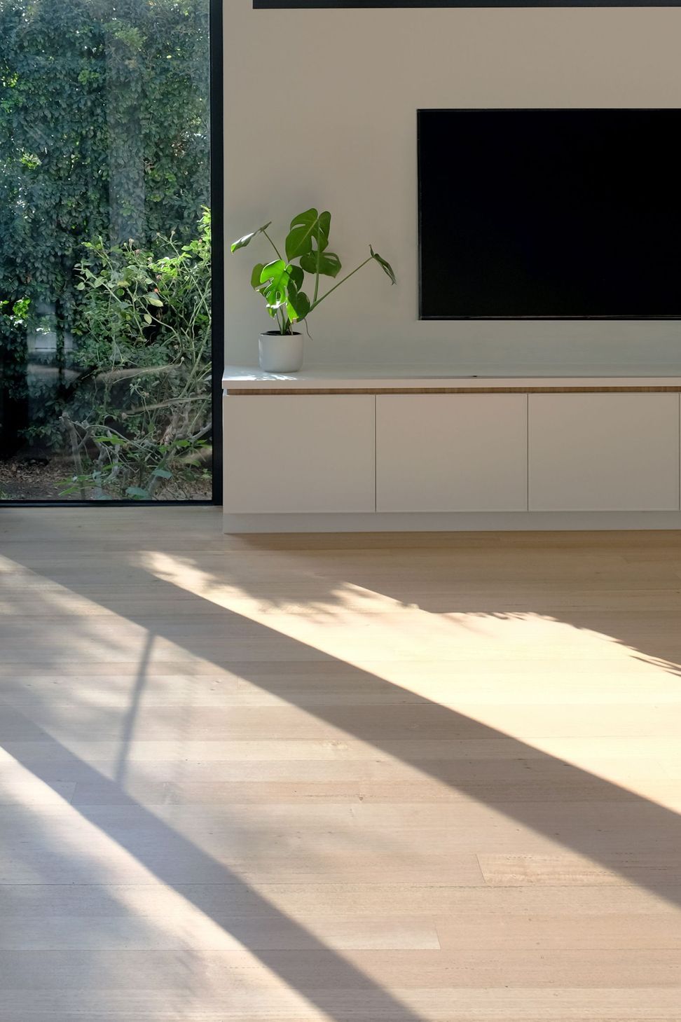 TV-corner-2.jpg