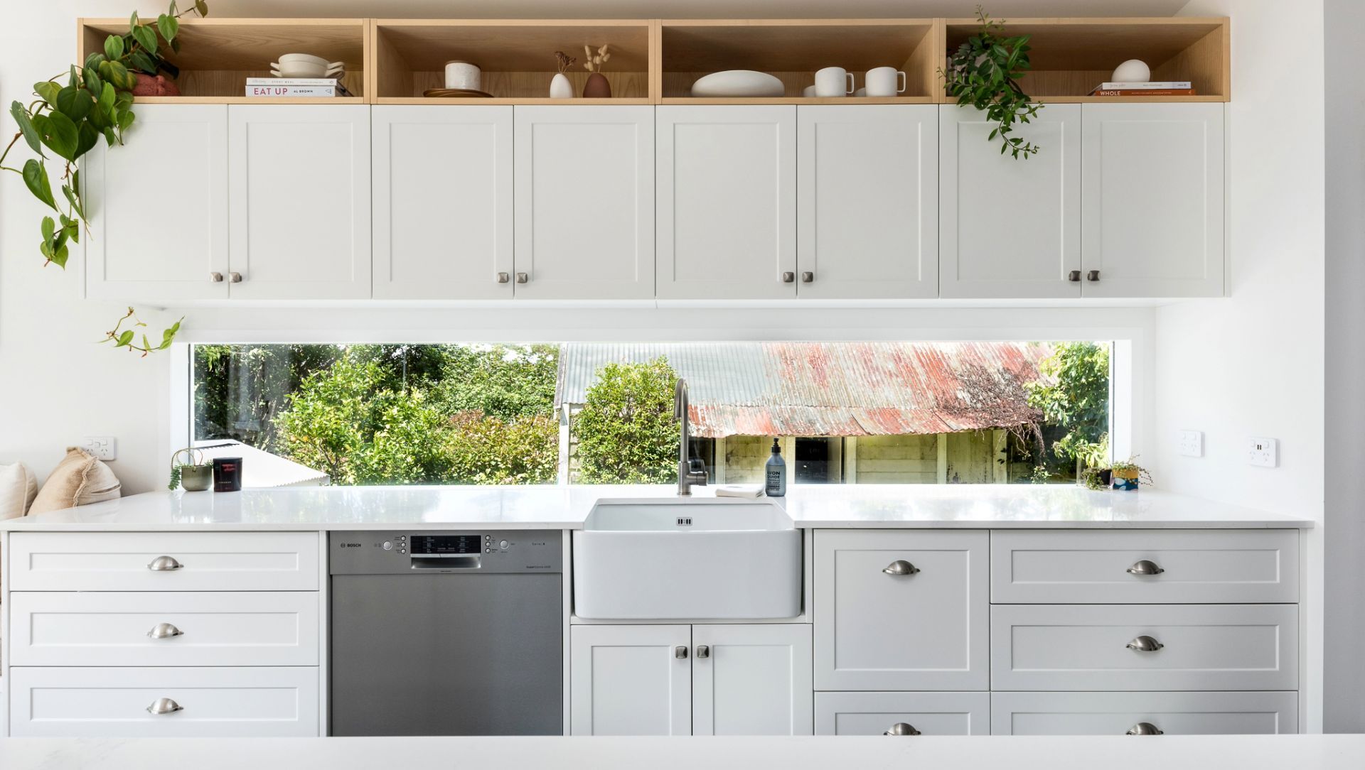 Kamo Villa Kitchen. banner