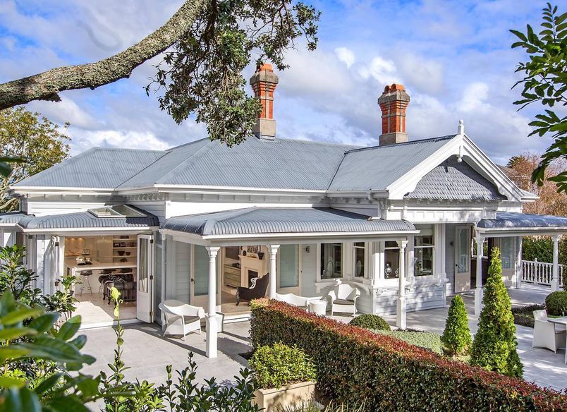 The White House, Ponsonby