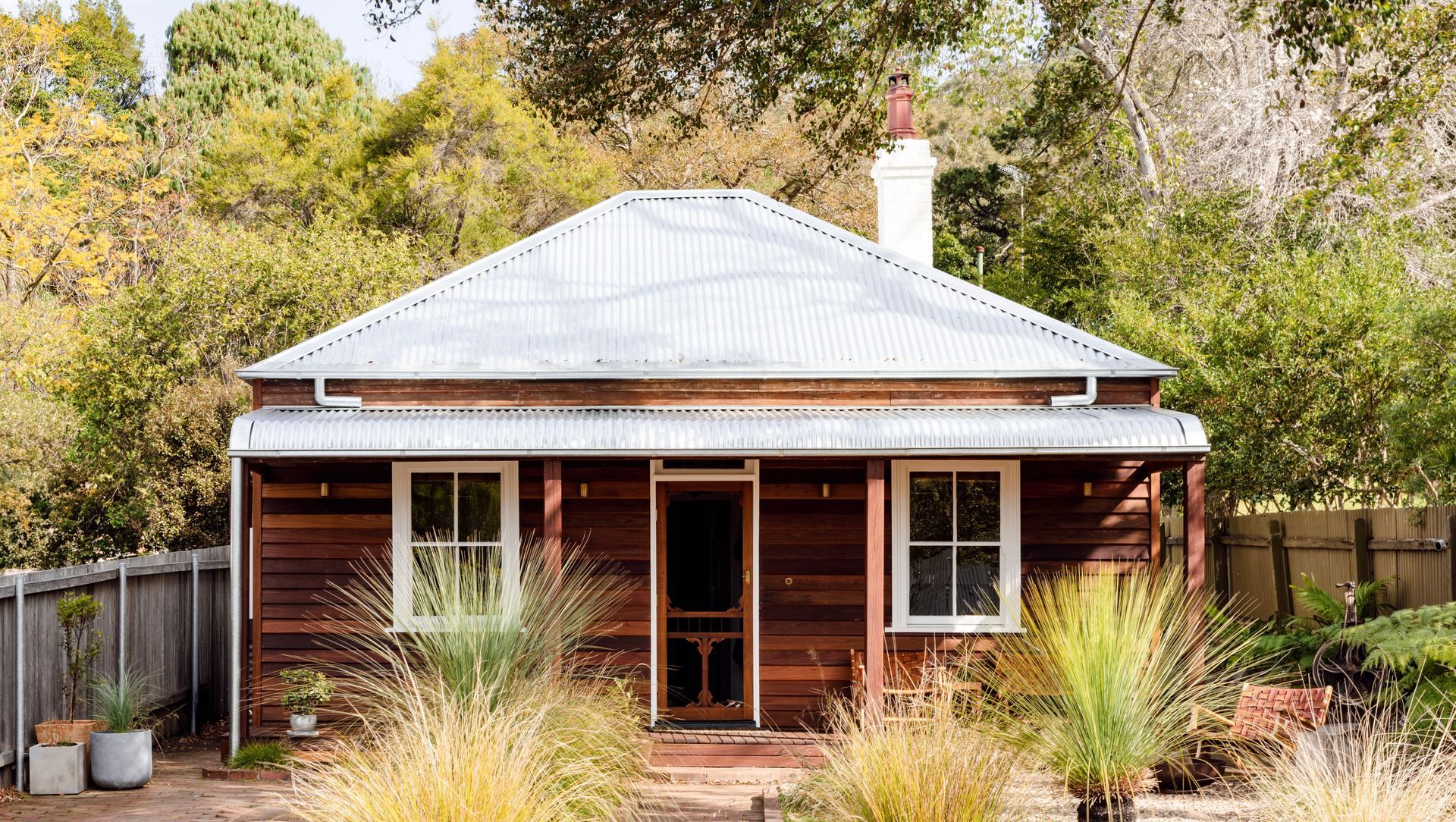 (Wallaby) Cottage banner