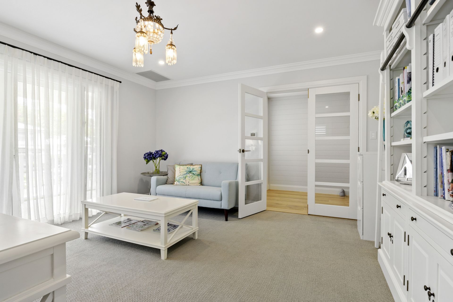 ##^^Holland, North Epping