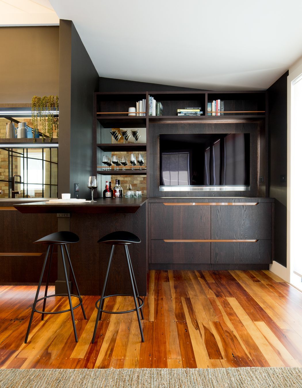 industrial Moa Apartment