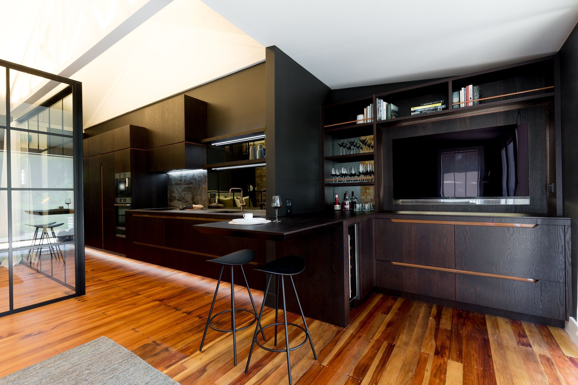 industrial Moa Apartment