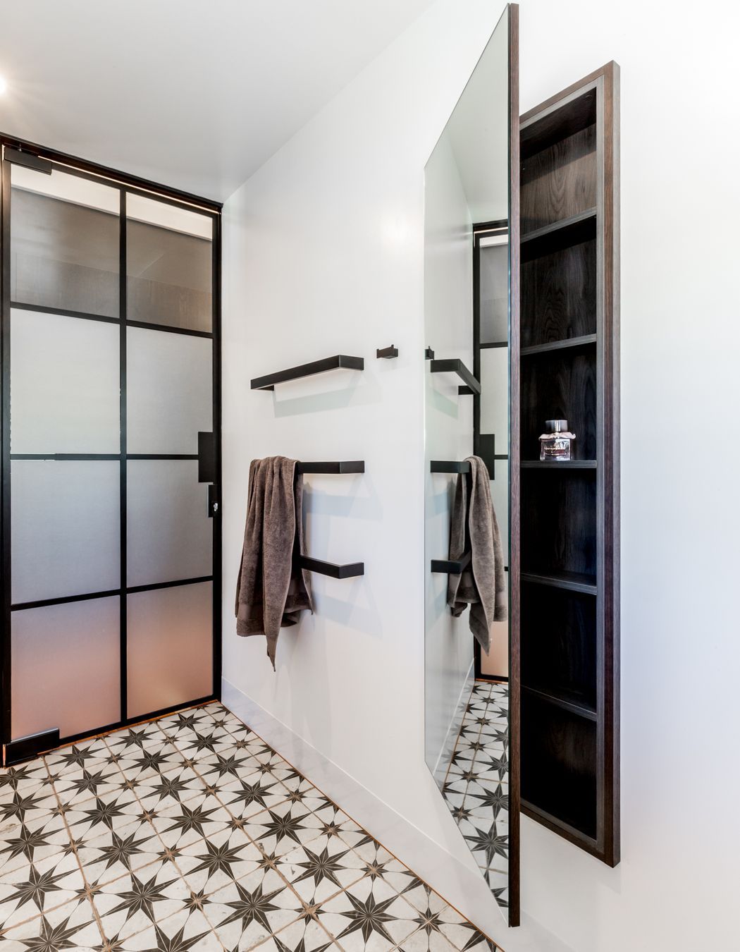 industrial Moa Apartment