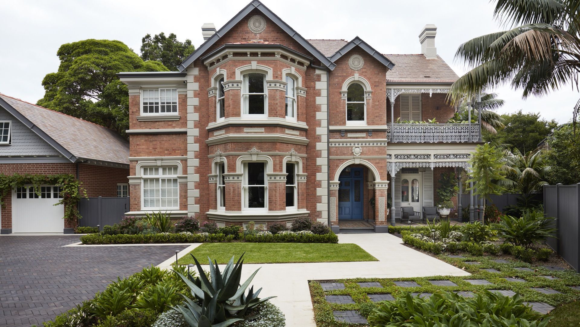 Alma Residence banner