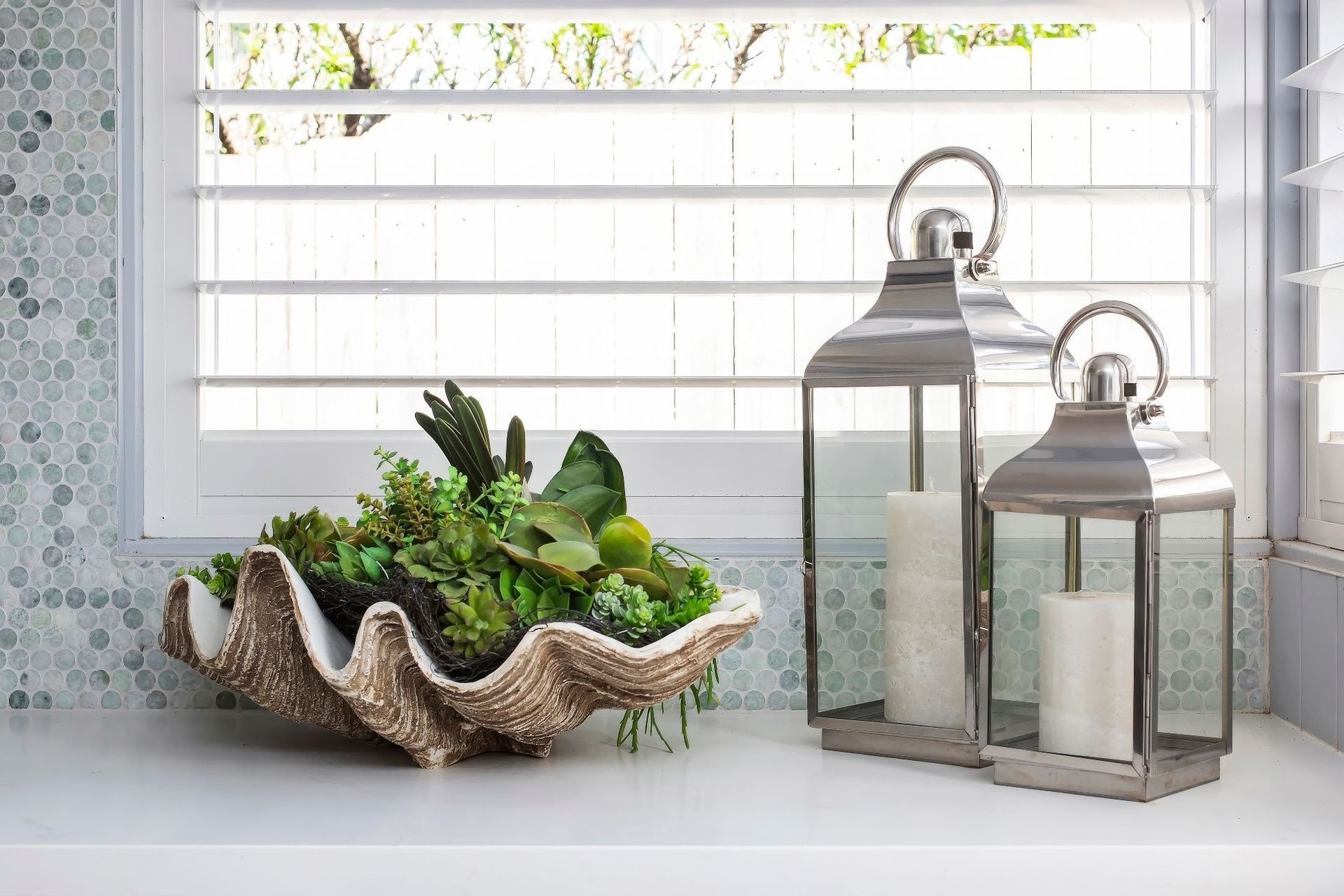 White Louvre Windows and Penny Round Splashback Tiles