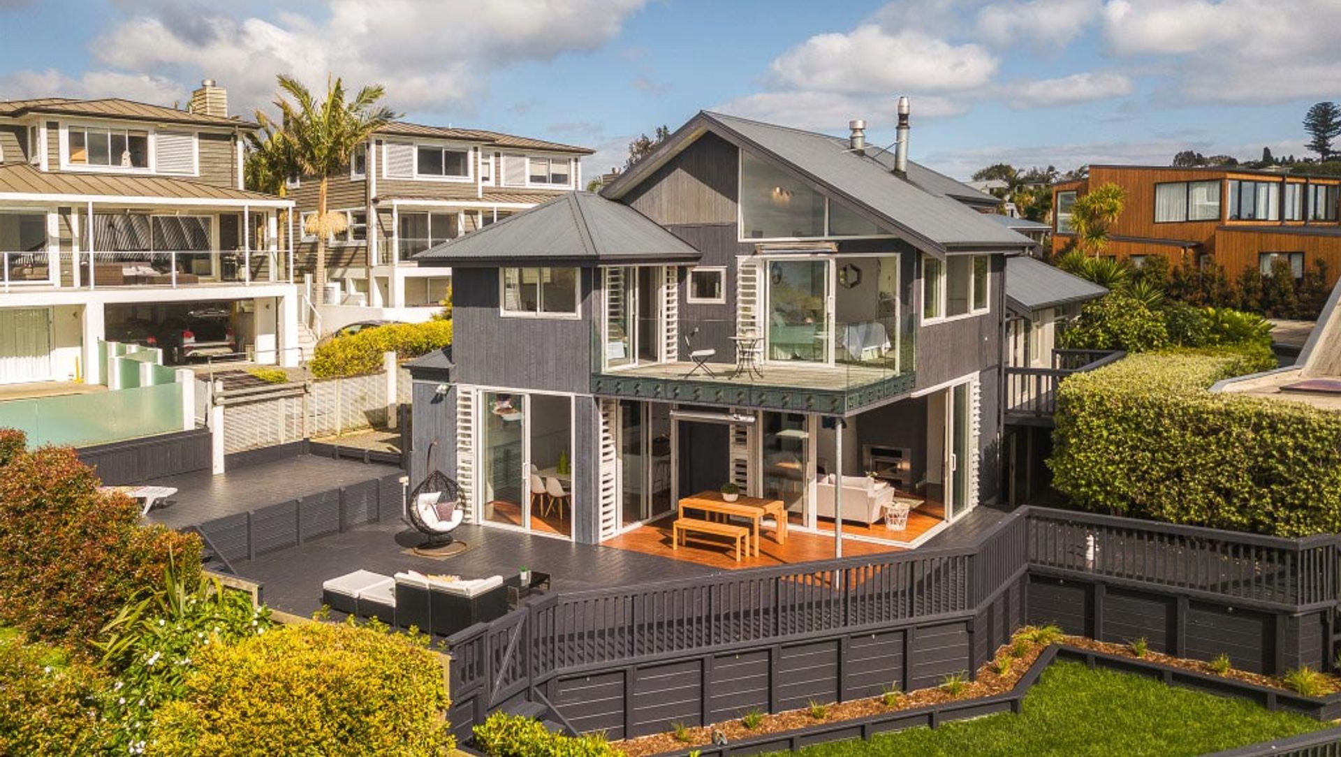 11 Calder Place banner