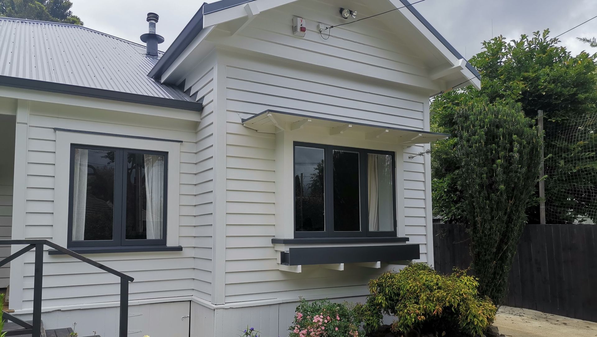 River Road Villa banner