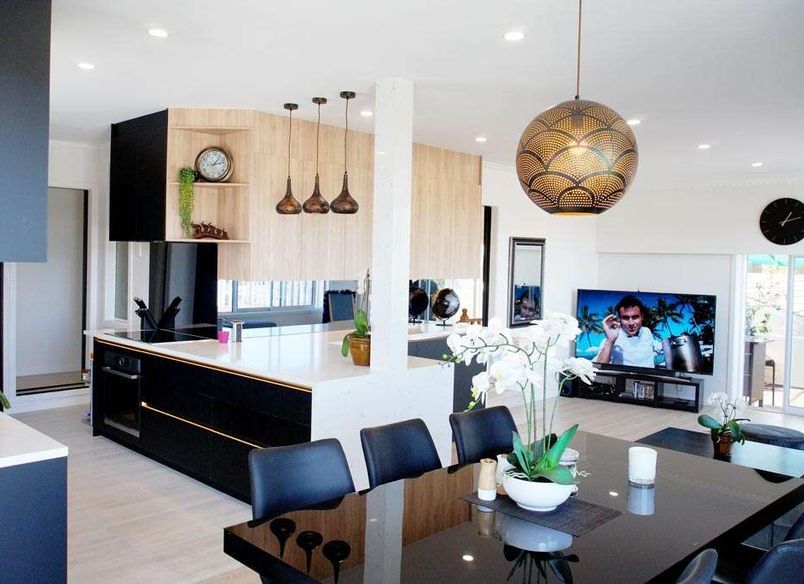 Entertainers Dream
Kitchen & Bar