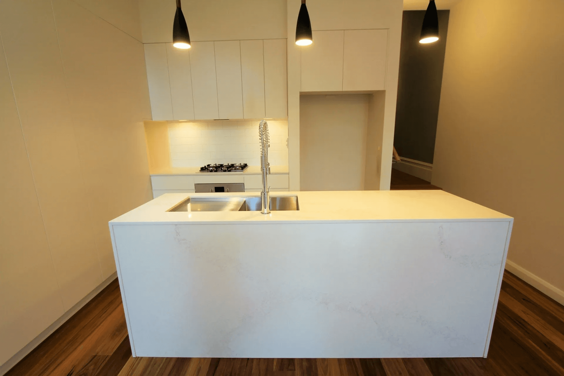 NEWTOWN, Leamington Ave