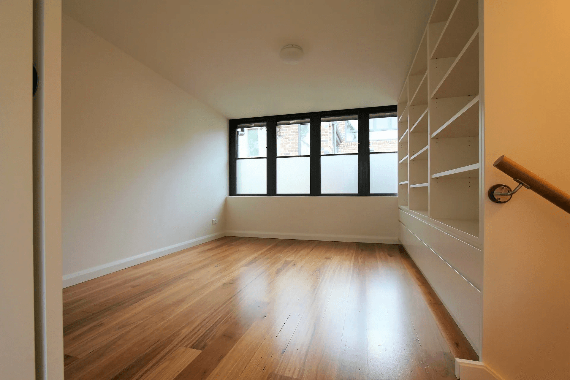 NEWTOWN, Leamington Ave