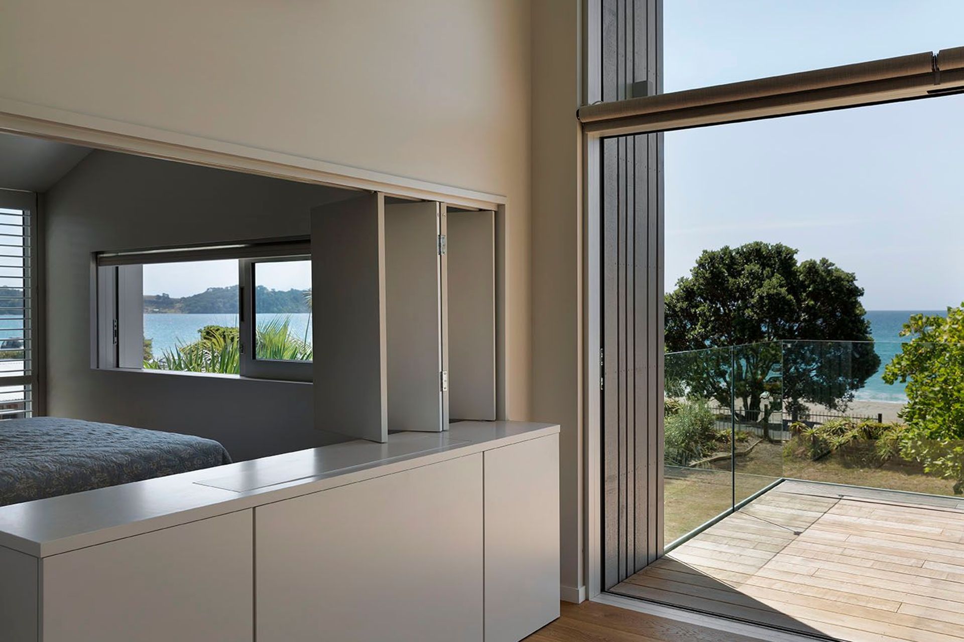 2nd Avenue, Beachfront