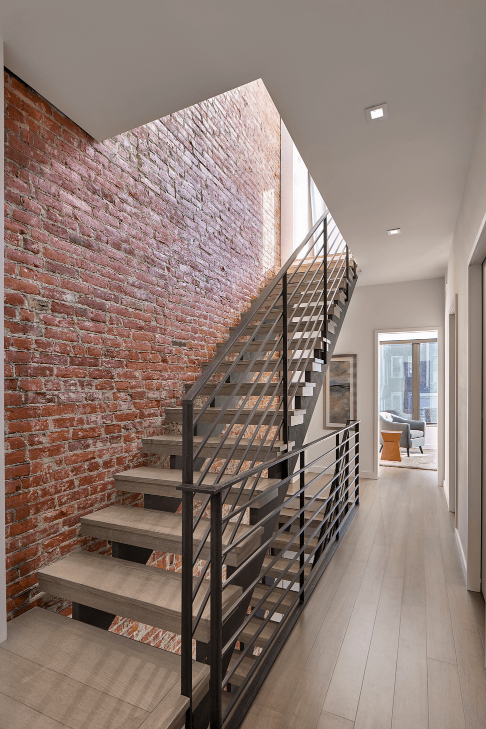 kYd-Logan-Square-Town-House-10.png