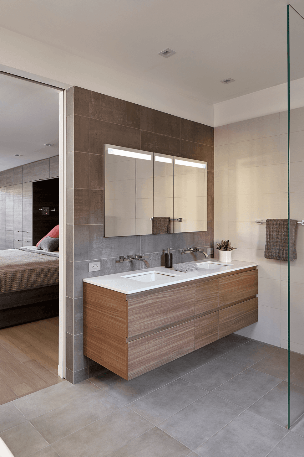 kYd-Logan-Square-Town-House-13.png