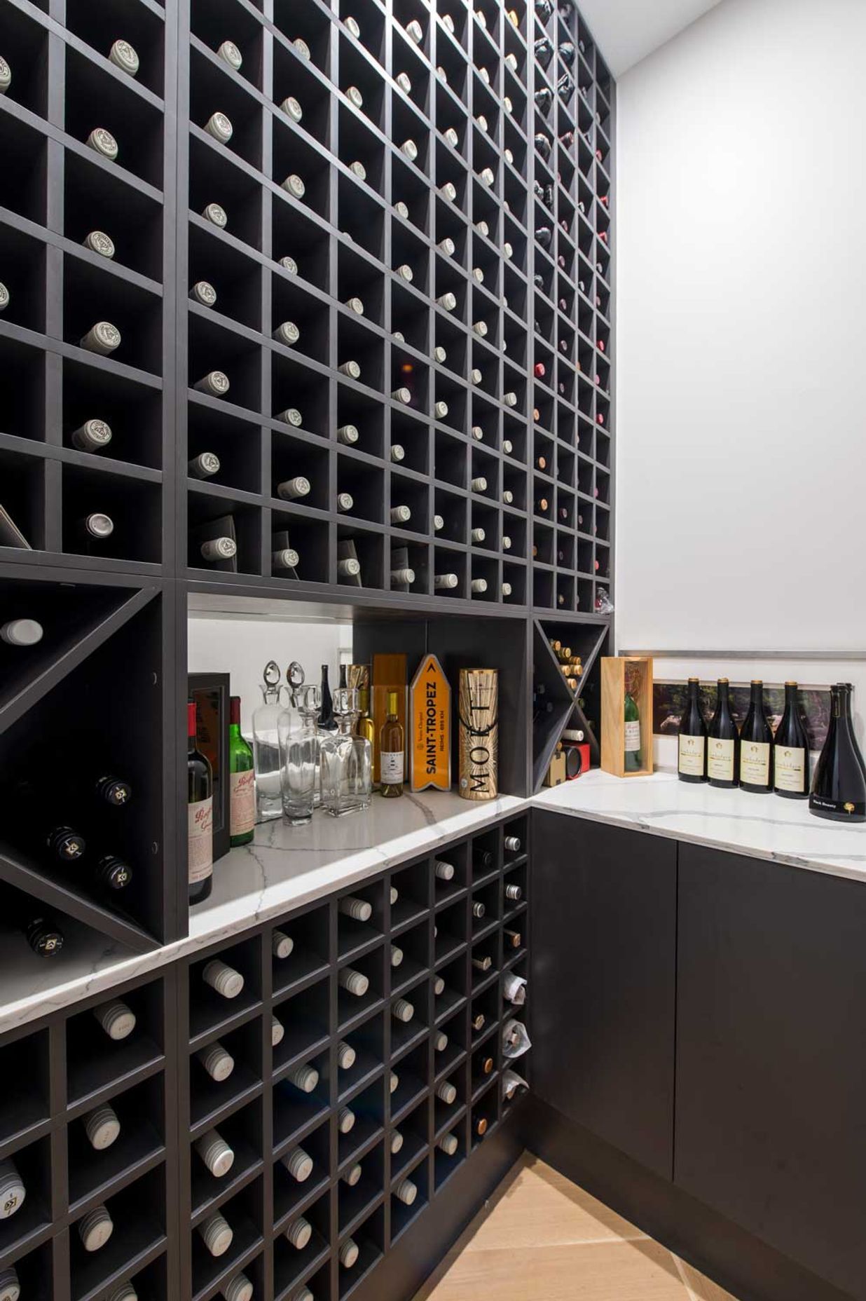kitchen-design-sydney-luxury-classic-shaker-wine-cellar-storage-vzug-liebherr-blum-10.jpg