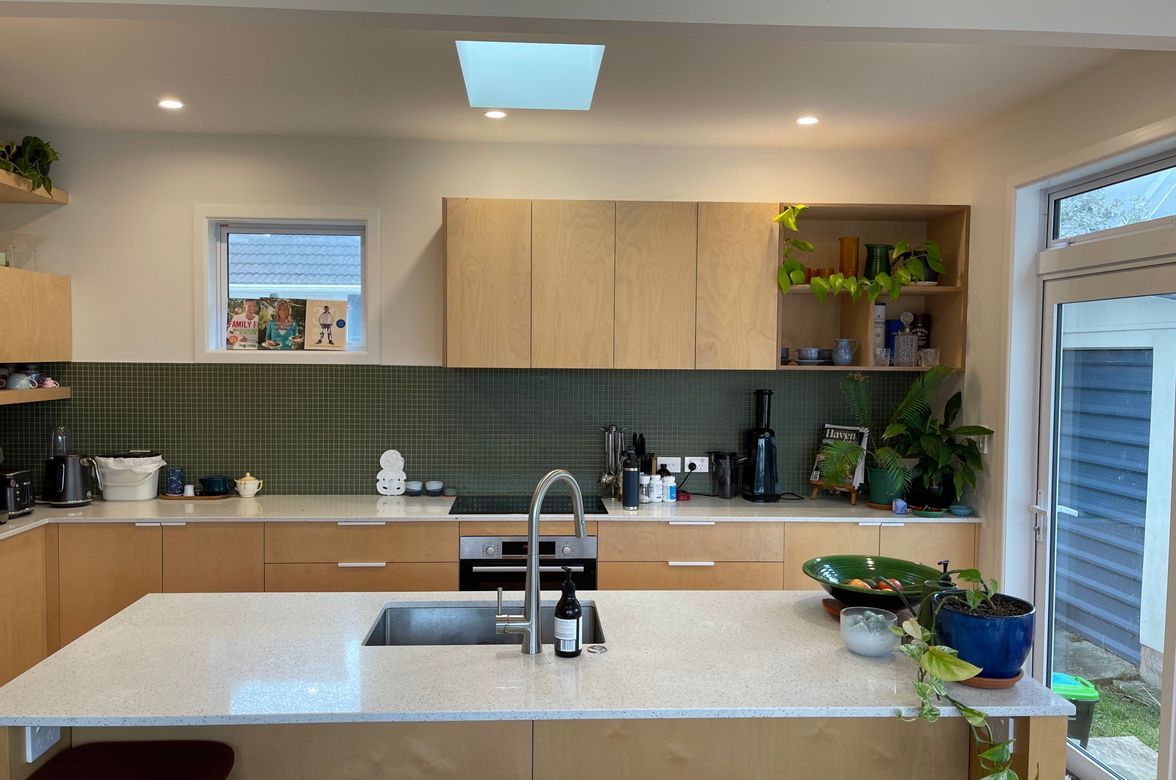 Te Atatu Peninsula House