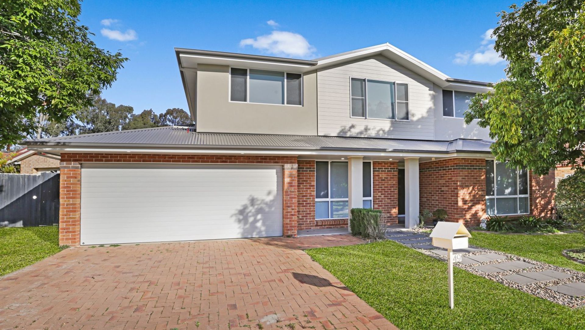 Lyndhurst Court banner