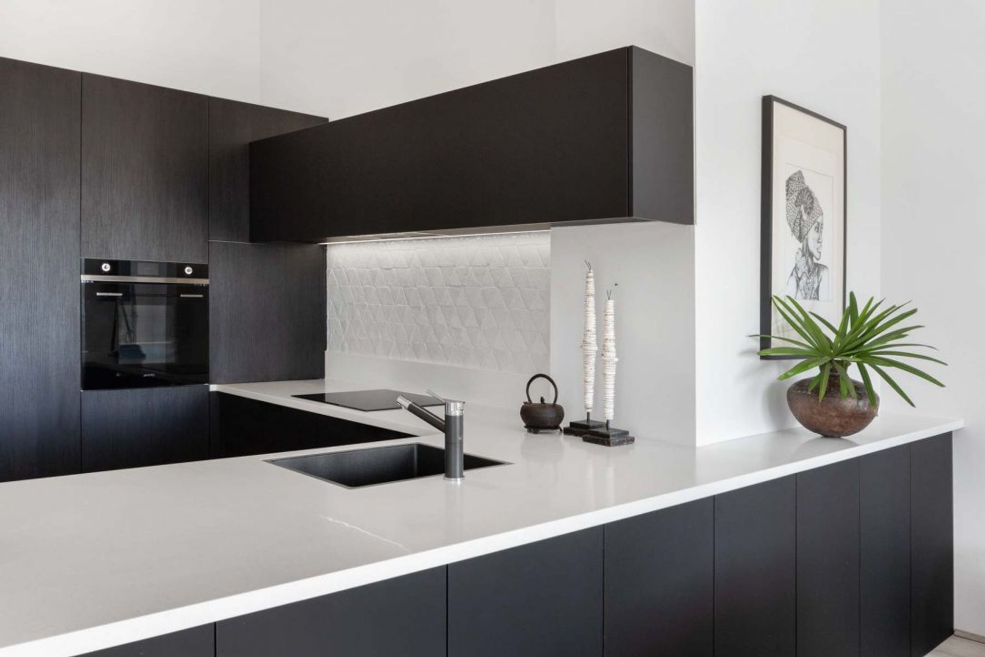 modern-kitchen-design-sydney-bosch-smeg-blanco-black-cabinets-white-benchtop-4a-1084x723.jpg