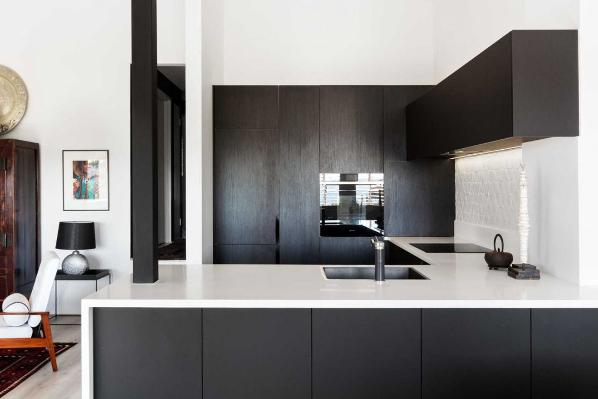 modern-kitchen-design-sydney-bosch-smeg-blanco-black-cabinets-white-benchtop-5a-1084x723.jpg