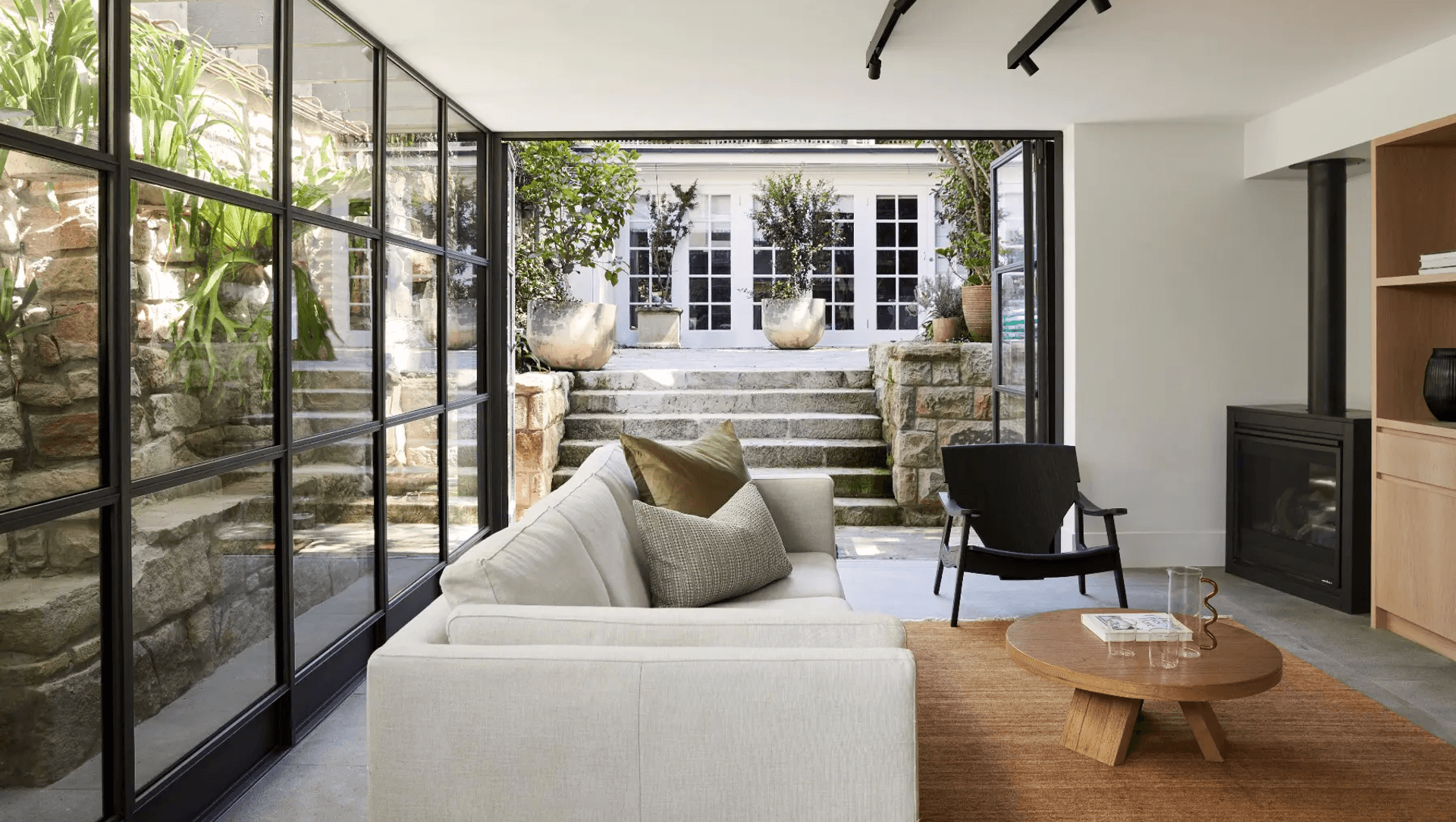 Manhattan Limestone | Project by Frankly Interior Design