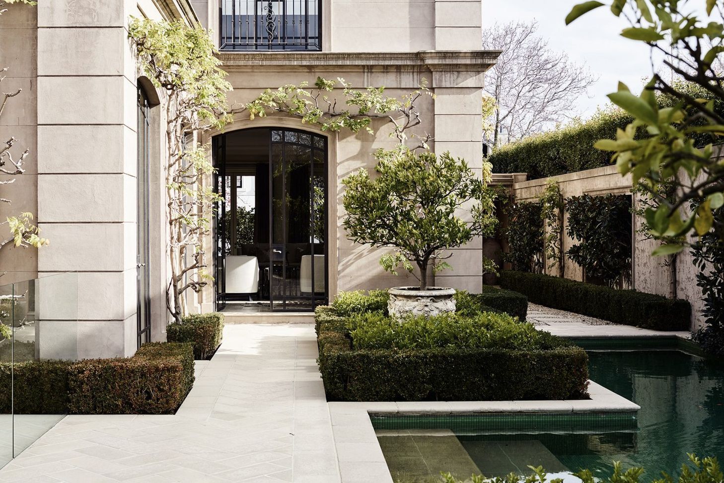 rmakenleycourt05.jpg
