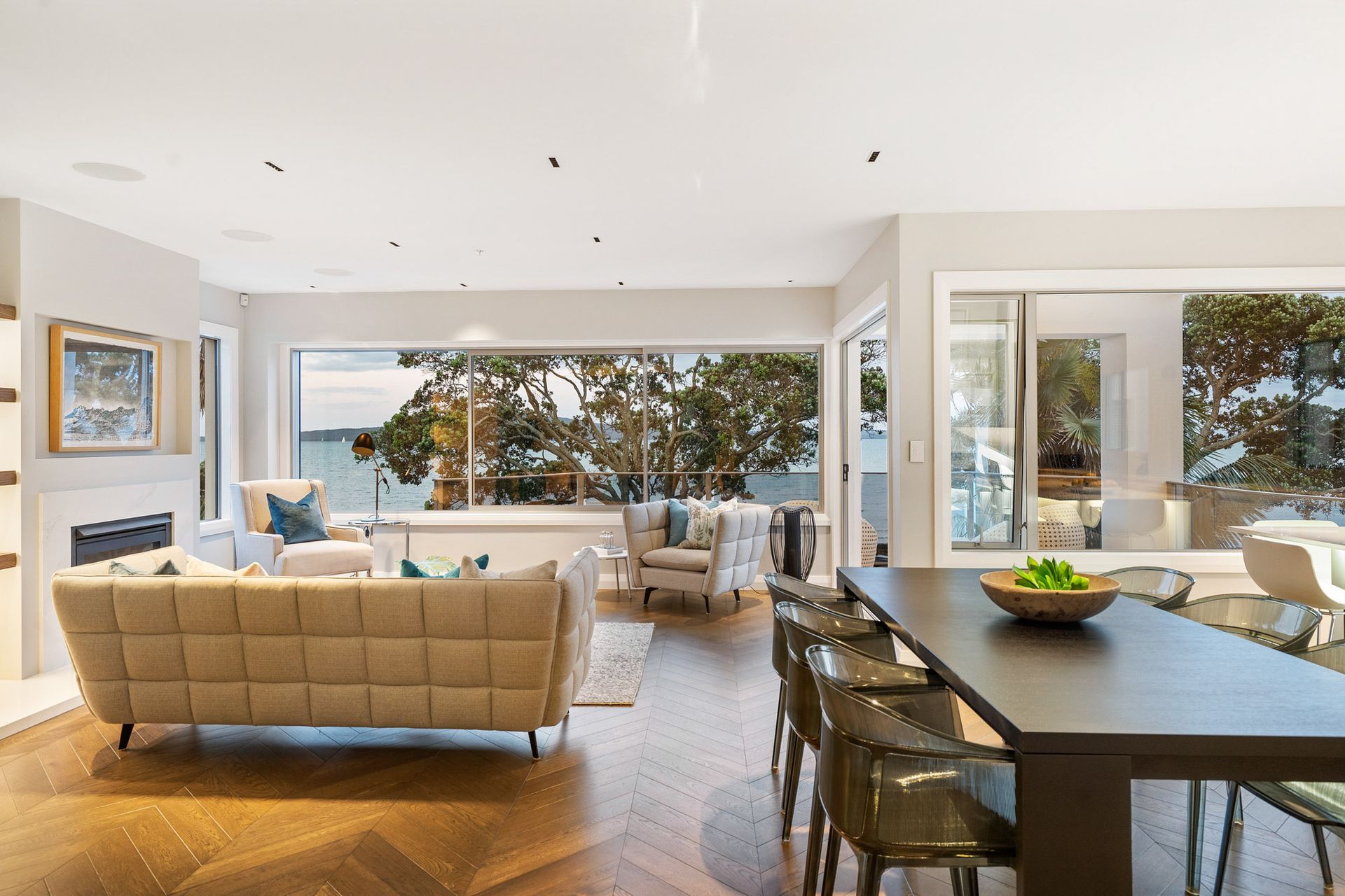 Tamaki Drive Apartment