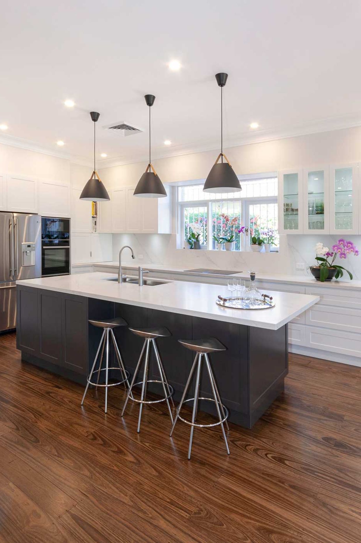 sydney-kitchen-design-dulux-classic-shaker-kitchen-cabinets-neff-bora-6.jpg