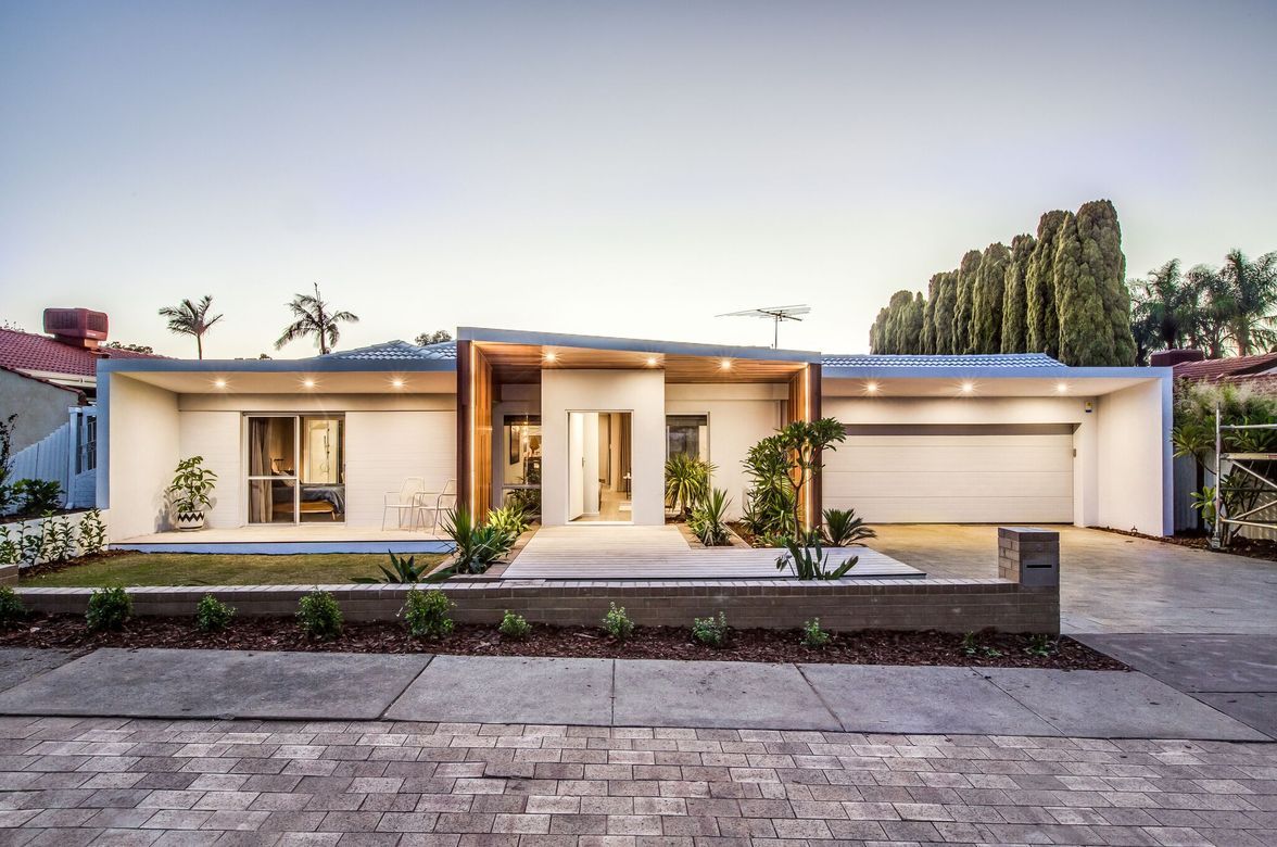 Colorbond Garage Door - Matt and Kim to The Rescue