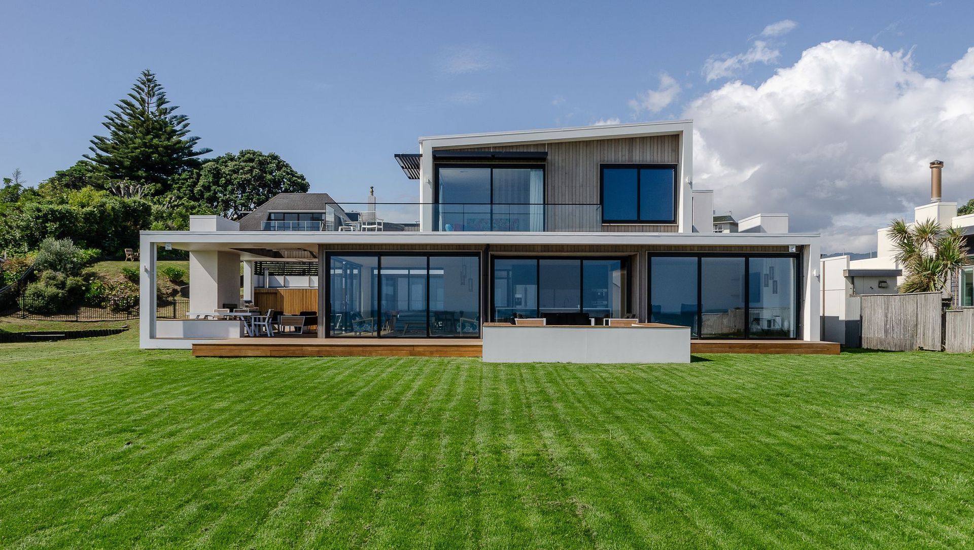 Waikanae Beach House banner