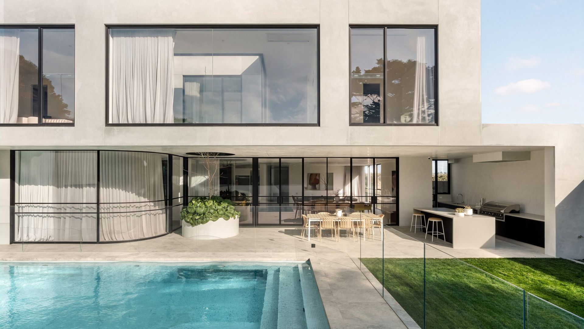 Ivanhoe East Concrete House banner
